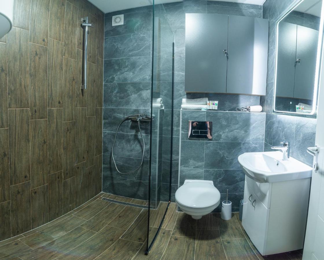 E&S Luxury Suite Apartments 奥赫里德 外观 照片