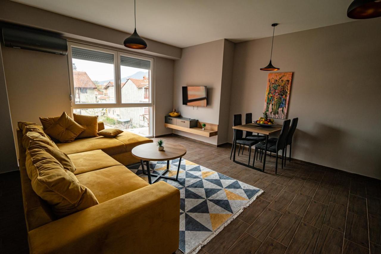 E&S Luxury Suite Apartments 奥赫里德 外观 照片