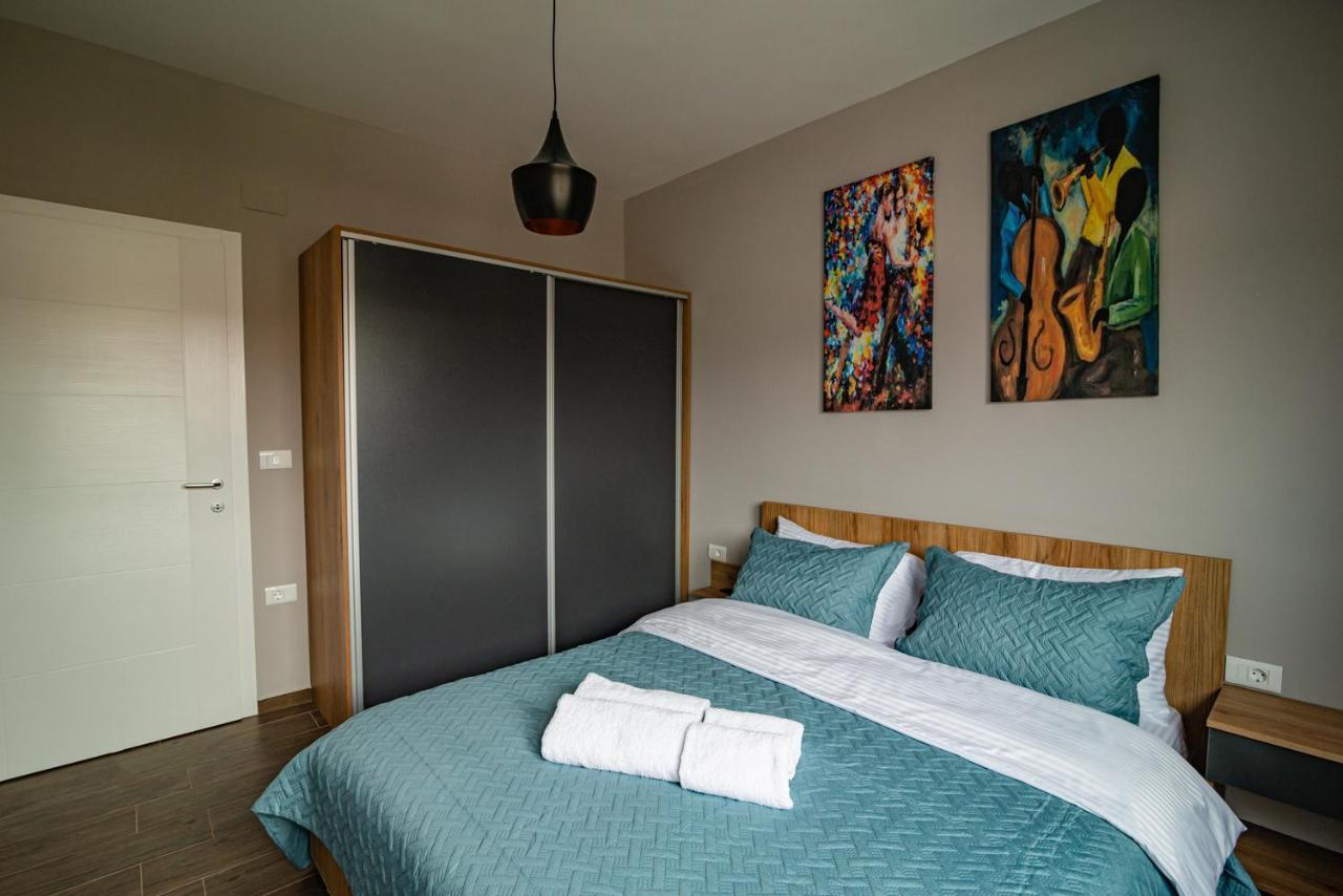 E&S Luxury Suite Apartments 奥赫里德 外观 照片