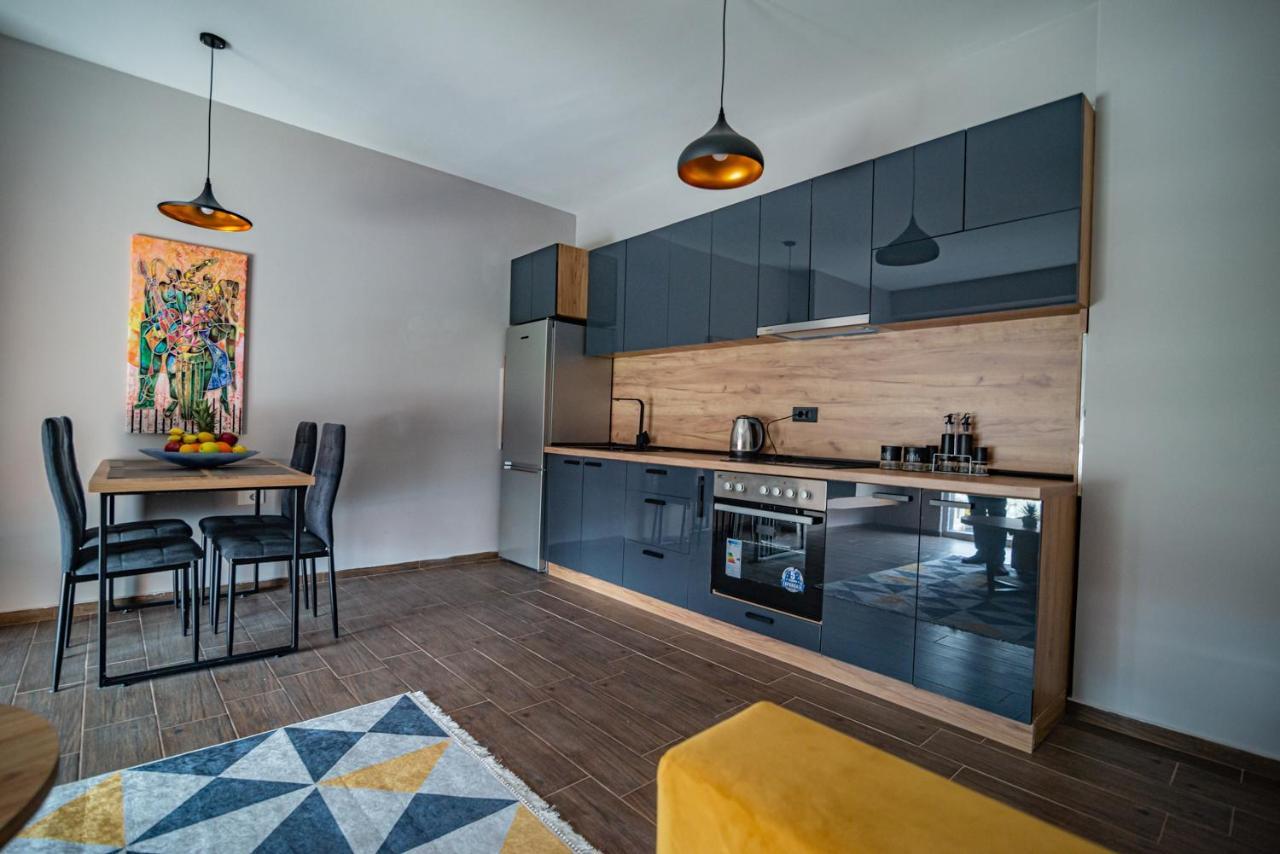 E&S Luxury Suite Apartments 奥赫里德 外观 照片